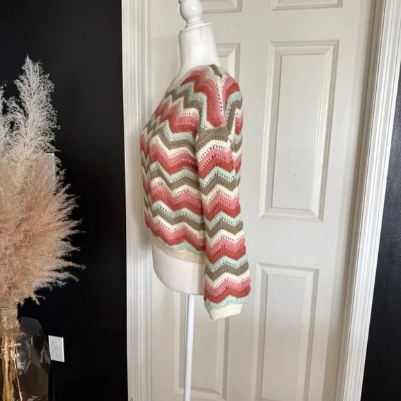 Marine Layer Ruby Sweater
Size XS but can fit up to a Small - Picture 7 of 12